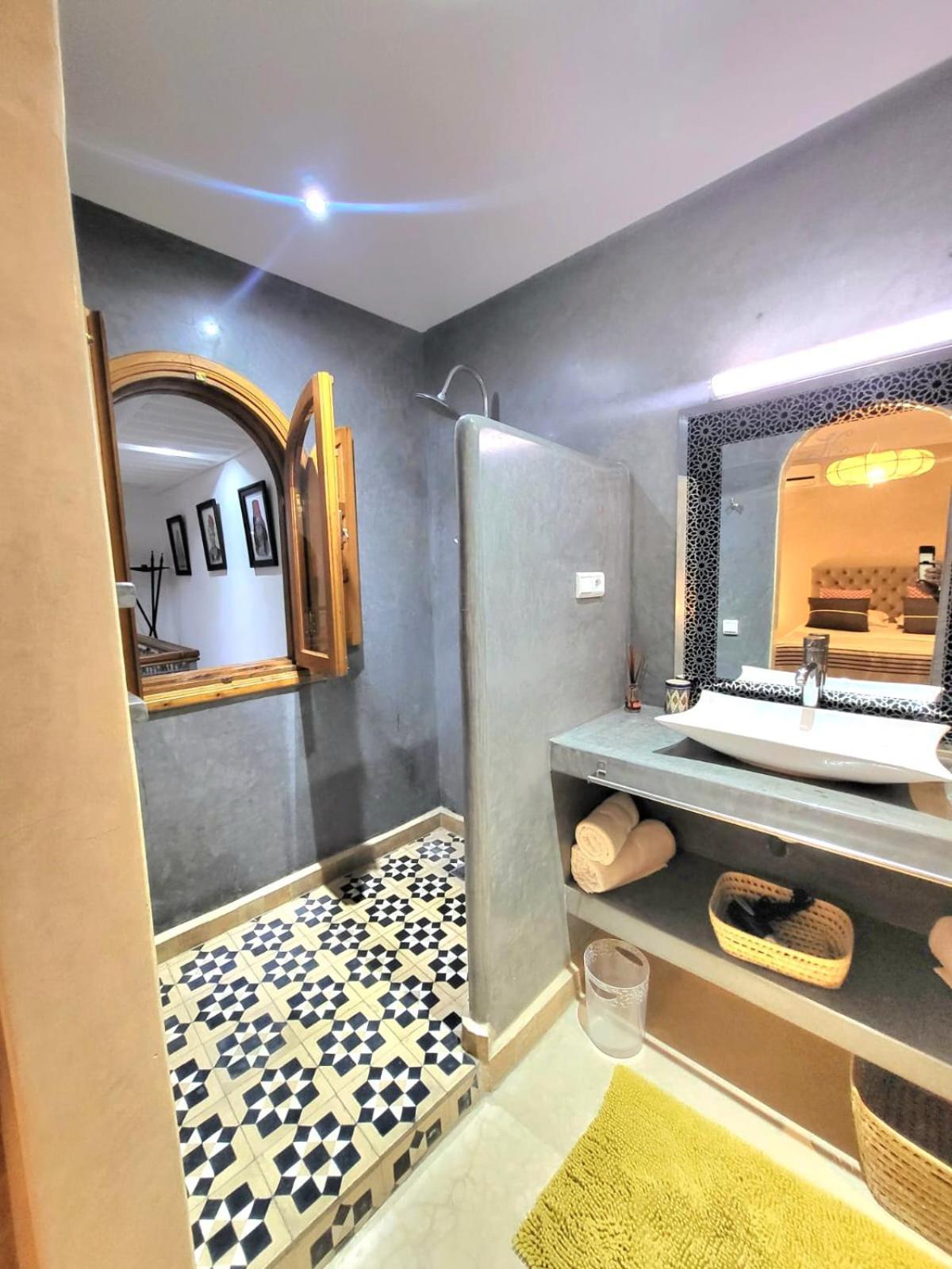 Riad Melilo Avec Piscine Chauffee Marrakesh Extérieur photo